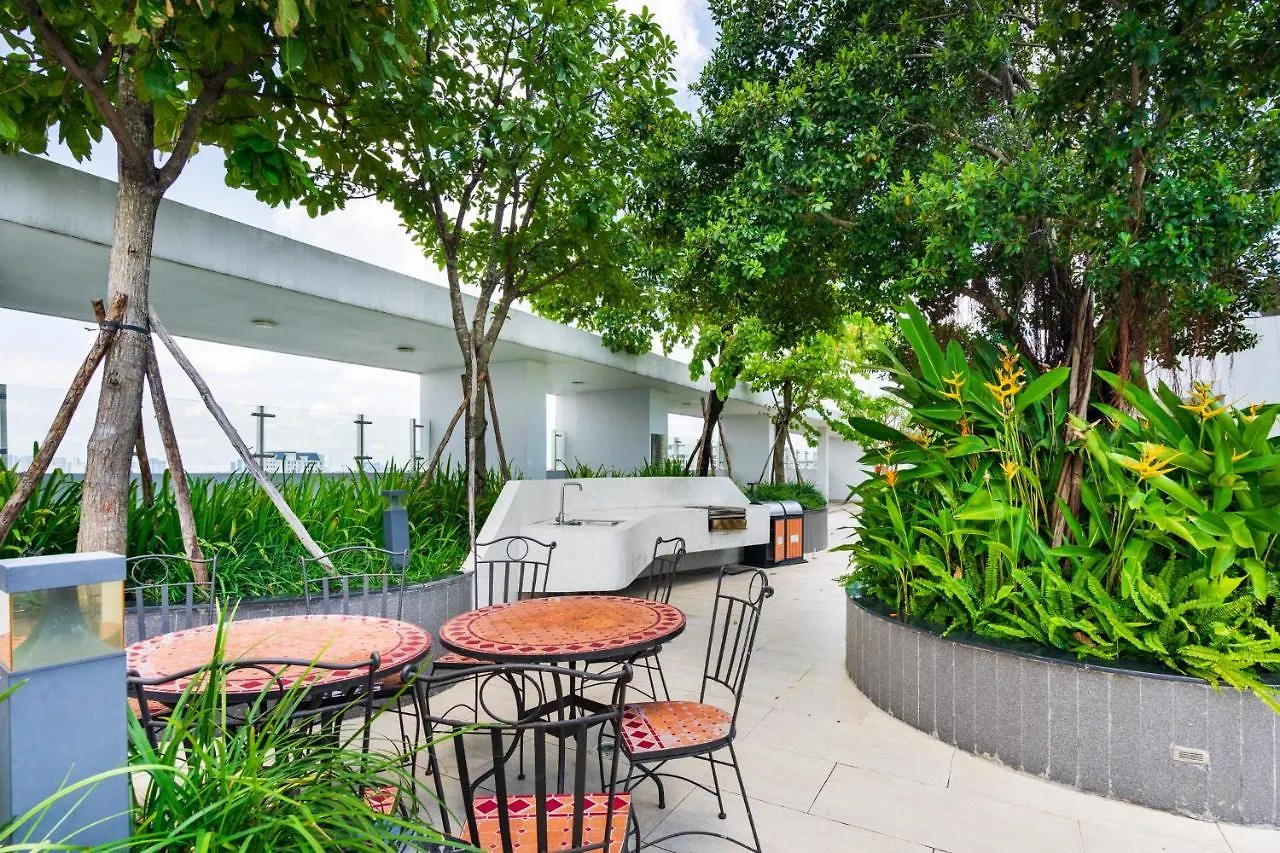 Tan Son Nhat Airport Sweet 2 Bedroom 1 Wc Apartment-Free Gym , Sky Pool ,Bbq ,Garden Ho Chi Minh City 0*,