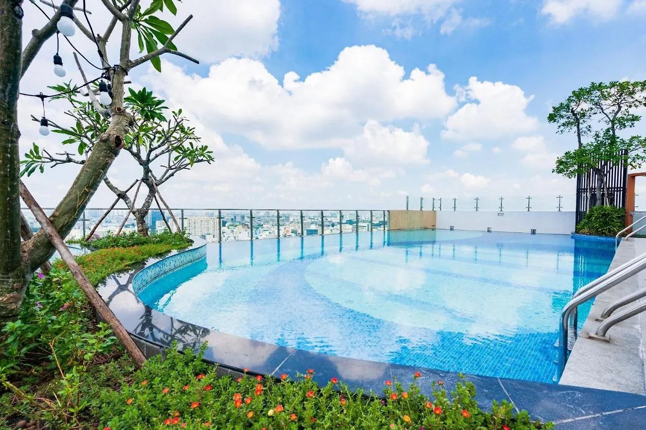 Tan Son Nhat Airport Sweet 2 Bedroom 1 Wc Apartment-Free Gym , Sky Pool ,Bbq ,Garden Ho Chi Minh City