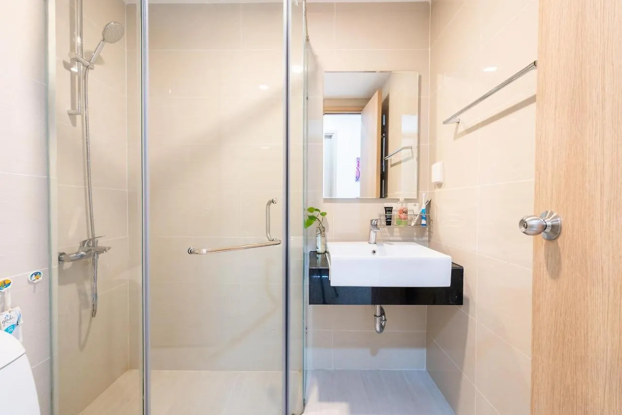 Tan Son Nhat Airport Sweet 2 Bedroom 1 Wc Apartment-Free Gym , Sky Pool ,Bbq ,Garden Ho Chi Minh City