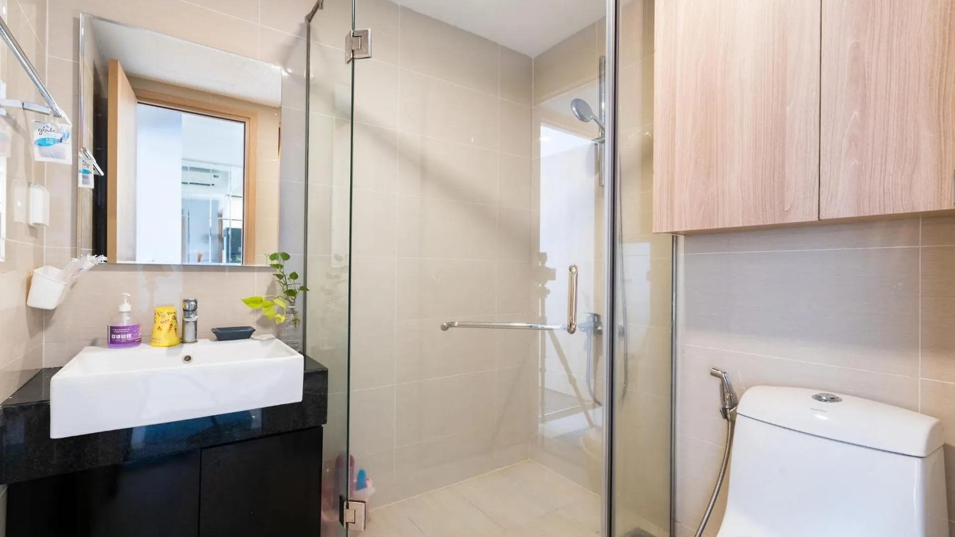 Tan Son Nhat Airport Sweet 2 Bedroom 1 Wc Apartment-Free Gym , Sky Pool ,Bbq ,Garden Ho Chi Minh City Apartment