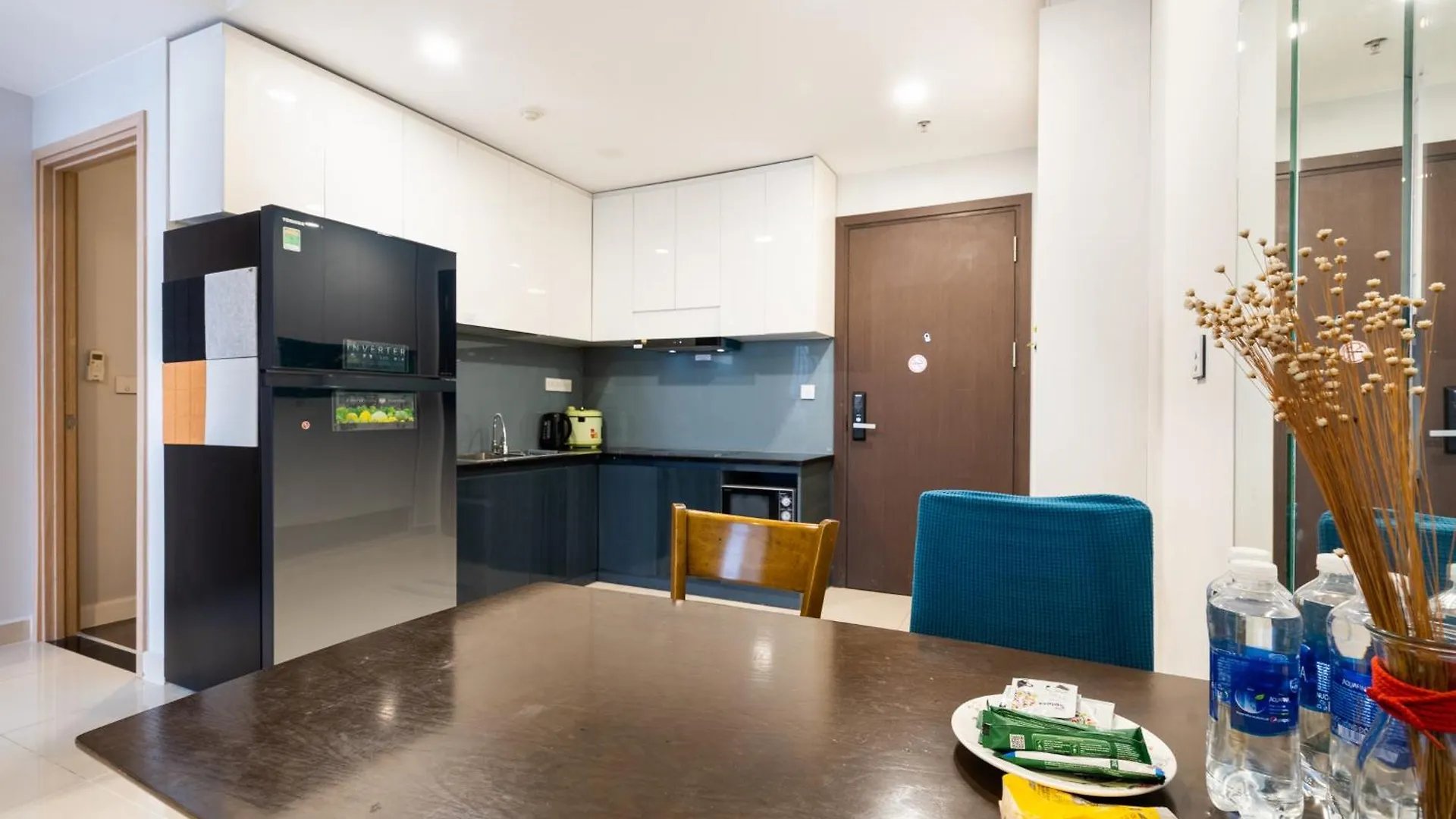 Tan Son Nhat Airport Sweet 2 Bedroom 1 Wc Apartment-Free Gym , Sky Pool ,Bbq ,Garden Ho Chi Minh City