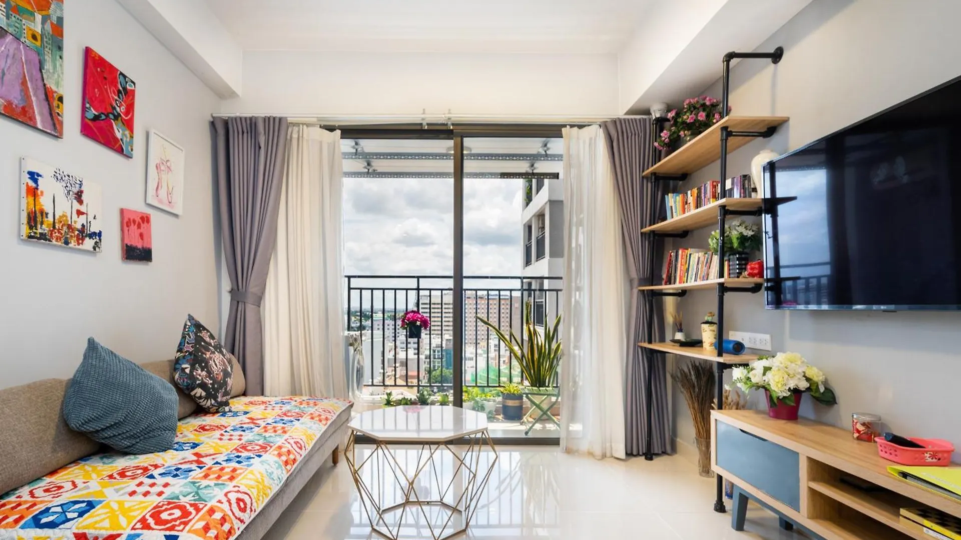 Apartment Tan Son Nhat Airport Sweet 2 Bedroom 1 Wc Apartment-Free Gym , Sky Pool ,Bbq ,Garden Ho Chi Minh City