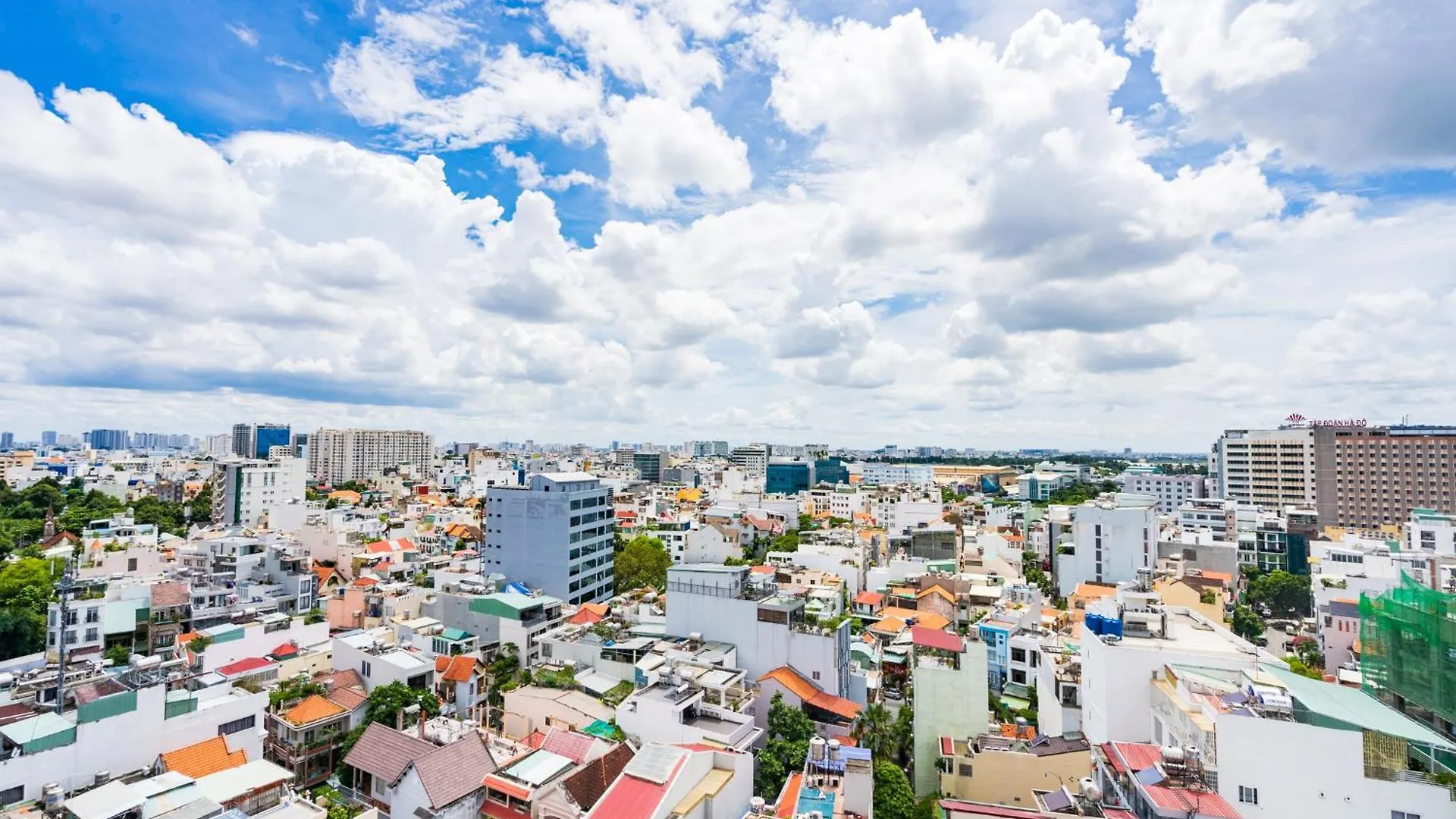 Tan Son Nhat Airport Sweet 2 Bedroom 1 Wc Apartment-Free Gym , Sky Pool ,Bbq ,Garden Ho Chi Minh City